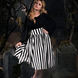 LaFemme EnNoir Sleepy Hollow The Katrina Skirt in Black and White 2x